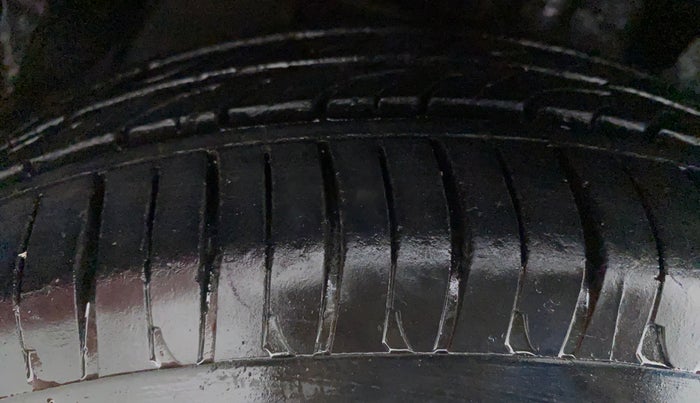 2017 Tata Zest XT RT, Petrol, Manual, 39,609 km, Left Front Tyre Tread