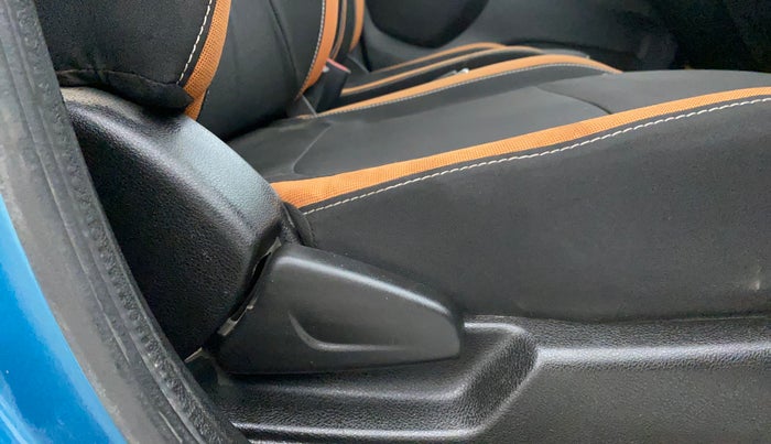 2020 Renault Kwid CLIMBER 1.0 AMT (O), Petrol, Automatic, 40,490 km, Driver Side Adjustment Panel