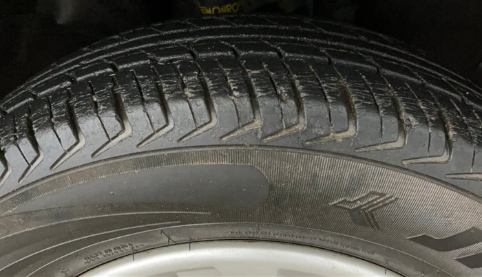 2016 Renault Kwid RXT 0.8, Petrol, Manual, 45,060 km, Right Front Tyre Tread