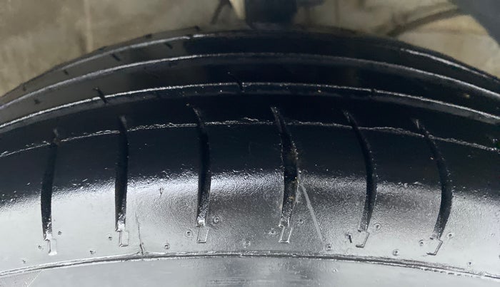 2017 Maruti Dzire VXI, Petrol, Manual, 54,596 km, Right Front Tyre Tread