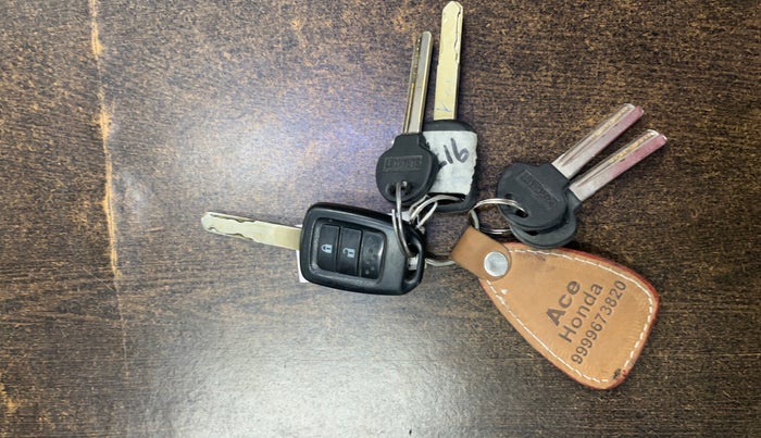 2019 Honda Amaze 1.2L I-VTEC S, Petrol, Manual, 73,274 km, Key Close Up