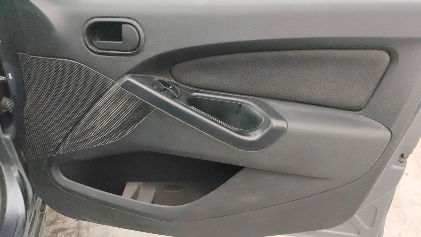 2014 Ford Figo EXI 1.2 PETROL, Petrol, Manual, 66,405 km, Driver Side Door Panels Control