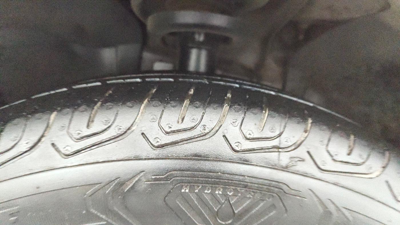 2014 Ford Figo EXI 1.2 PETROL, Petrol, Manual, 66,405 km, Right Front Tyre Tread