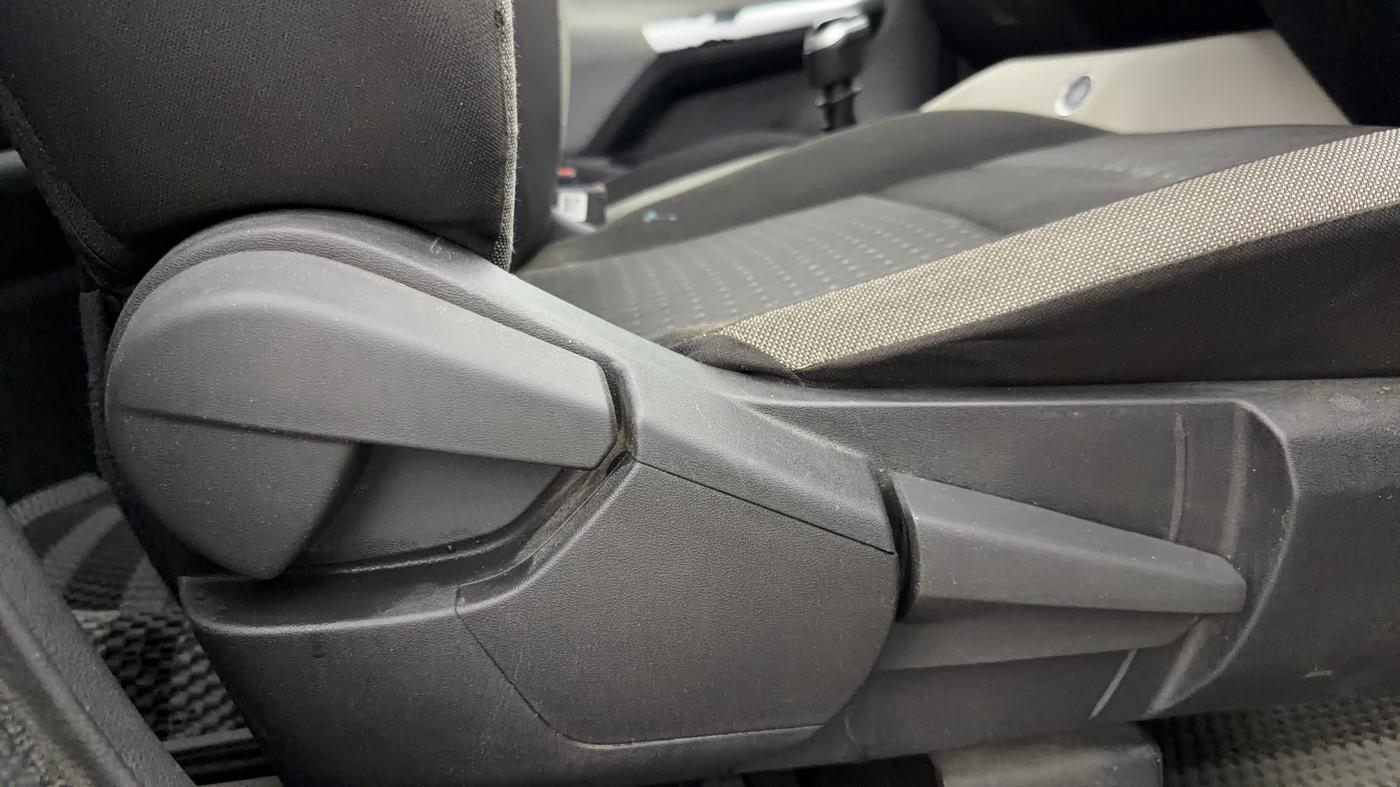 2022 Nissan MAGNITE XV MT, Petrol, Manual, 50,001 km, Driver Side Adjustment Panel