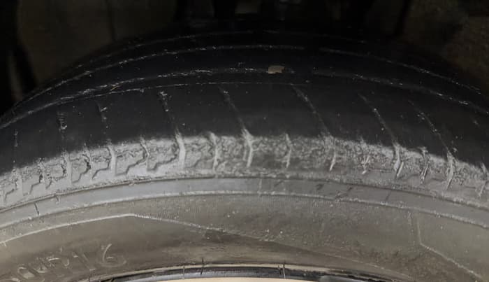 2022 Nissan MAGNITE XV MT, Petrol, Manual, 49,911 km, Left Front Tyre Tread