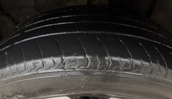 2022 Nissan MAGNITE XV MT, Petrol, Manual, 49,911 km, Left Rear Tyre Tread