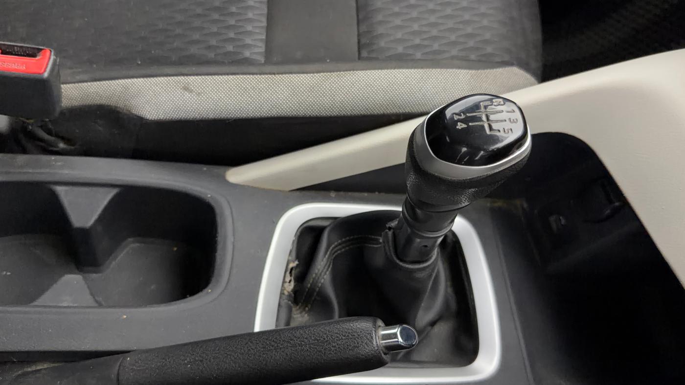 2022 Nissan MAGNITE XV MT, Petrol, Manual, 50,001 km, Gear Lever