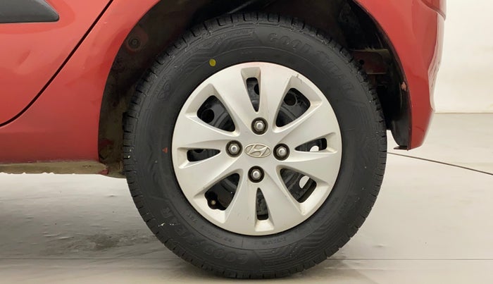 2012 Hyundai i10 MAGNA 1.1, Petrol, Manual, 1,00,144 km, Left Rear Wheel