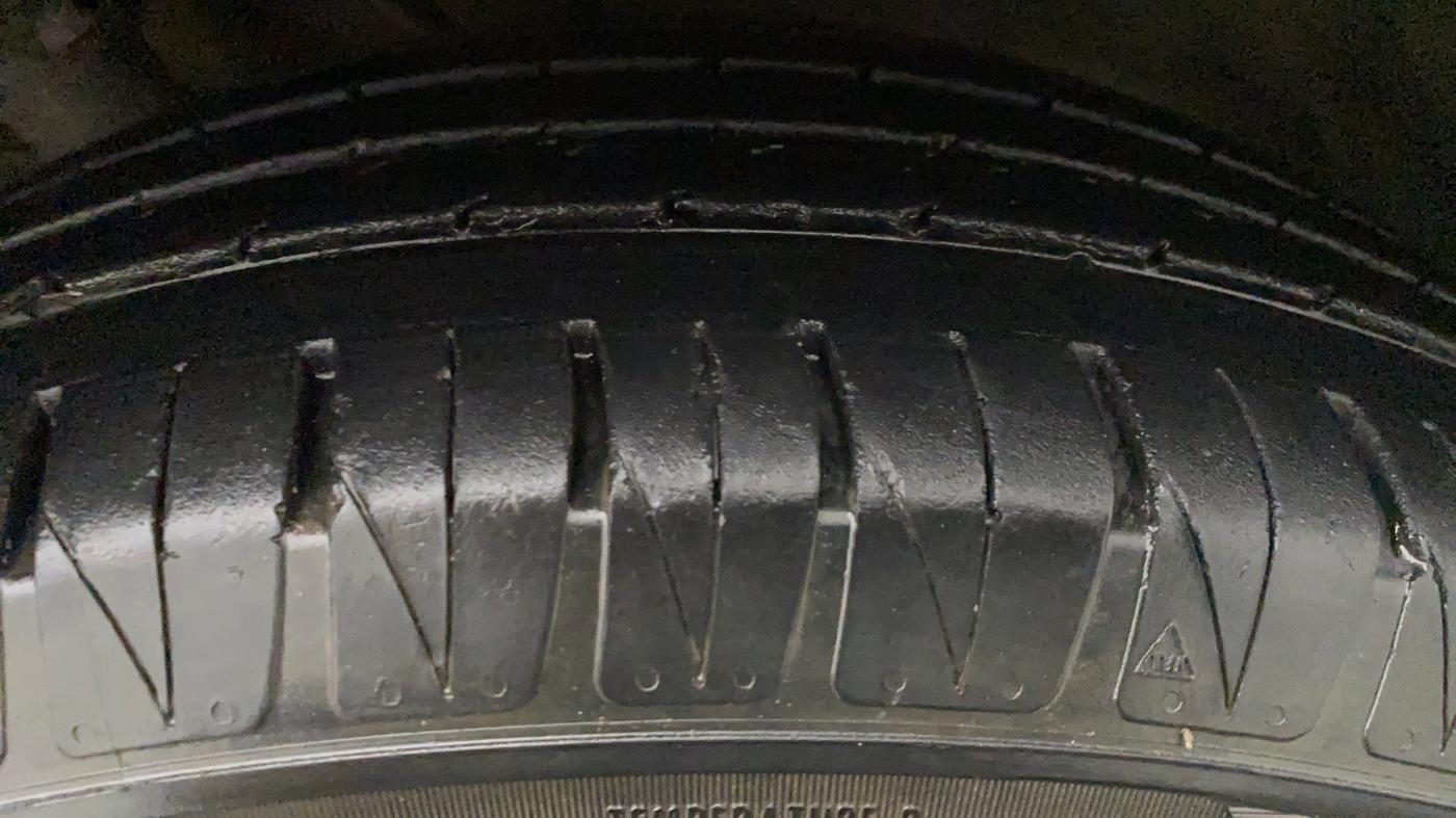 2019 Hyundai VENUE SX PLUS 1.0 TURBO DCT, Petrol, Automatic, 1,13,735 km, Left Front Tyre Tread