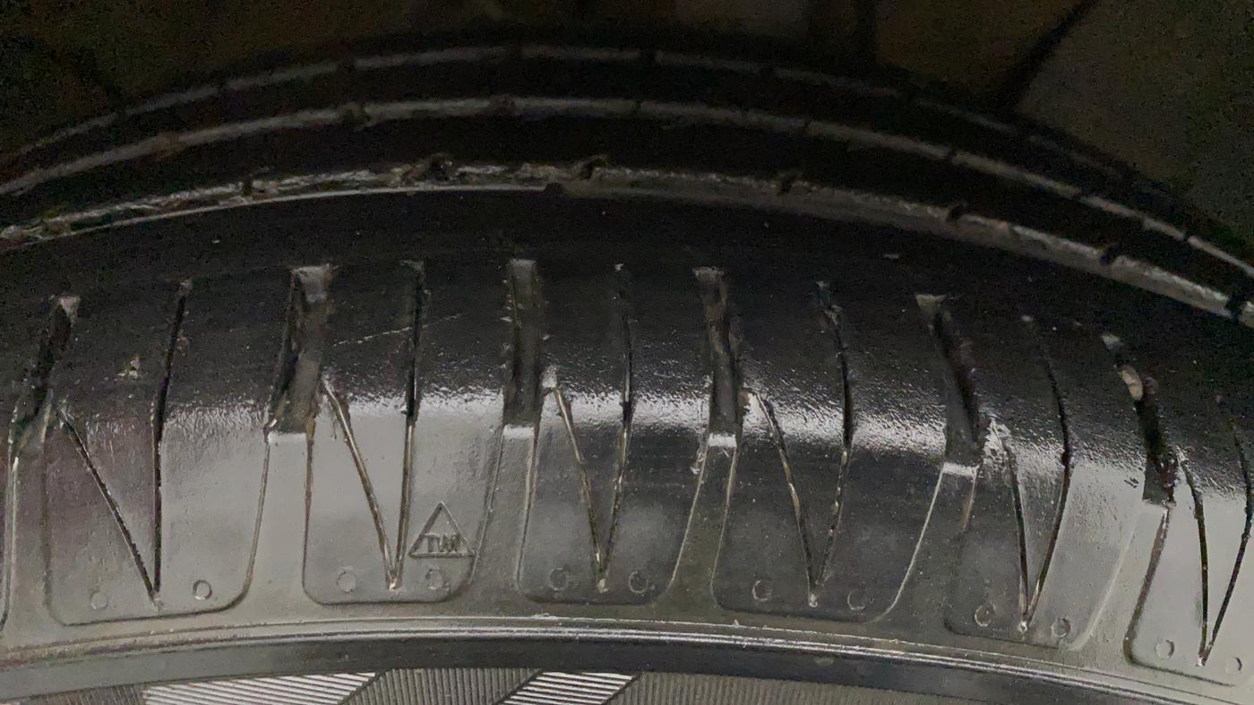 2019 Hyundai VENUE SX PLUS 1.0 TURBO DCT, Petrol, Automatic, 1,13,735 km, Left Rear Tyre Tread
