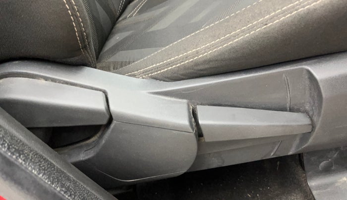 2023 Renault Kiger RXT (O) MT, Petrol, Manual, 23,260 km, Driver Side Adjustment Panel