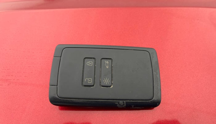 2023 Renault Kiger RXT (O) MT, Petrol, Manual, 23,260 km, Key Close Up