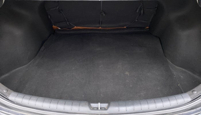 2019 Hyundai Verna 1.6 CRDI SX + AT, Diesel, Automatic, 35,076 km, Boot Inside