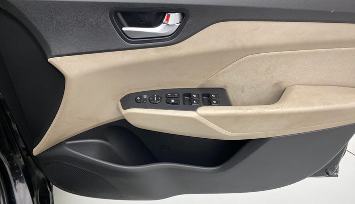 2019 Hyundai Verna 1.6 CRDI SX + AT, Diesel, Automatic, 35,076 km, Driver Side Door Panels Control