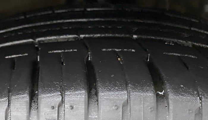 2019 Hyundai Verna 1.6 CRDI SX + AT, Diesel, Automatic, 35,076 km, Right Front Tyre Tread