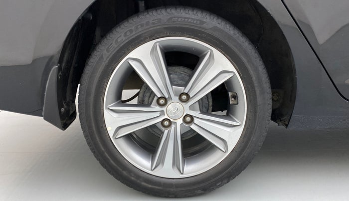 2019 Hyundai Verna 1.6 CRDI SX + AT, Diesel, Automatic, 35,076 km, Right Rear Wheel