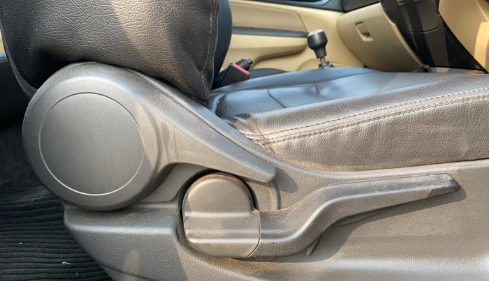 2018 Honda Amaze 1.2L I-VTEC VX, Petrol, Manual, 25,503 km, Driver Side Adjustment Panel