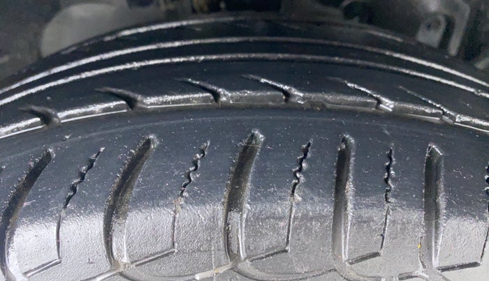 2017 Ford Ecosport 1.5 TITANIUM TI VCT AT, Petrol, Automatic, 29,542 km, Right Front Tyre Tread