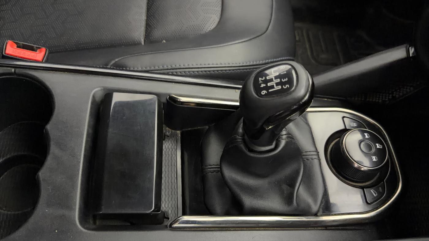 2022 Tata Harrier XZ PLUS 2.0L, Diesel, Manual, 43,368 km, Gear Lever