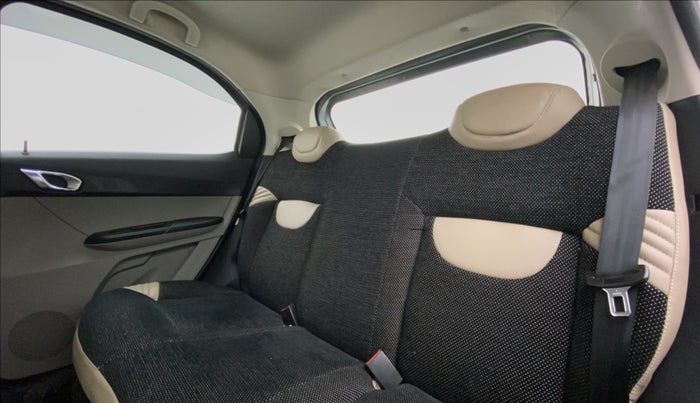 2018 Tata Tiago XZA 1.2 REVOTRON, Petrol, Automatic, 14,692 km, Right Side Rear Door Cabin