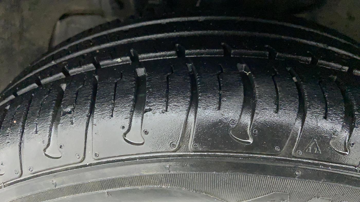 2018 Tata Tiago XZA 1.2 REVOTRON, Petrol, Automatic, 14,692 km, Left Front Tyre Tread