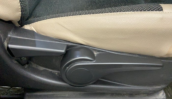 2018 Tata Tiago XZA 1.2 REVOTRON, Petrol, Automatic, 14,692 km, Driver Side Adjustment Panel
