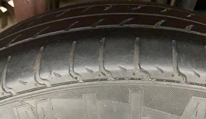2014 Maruti Alto K10 VXI, Petrol, Manual, 75,190 km, Right Rear Tyre Tread