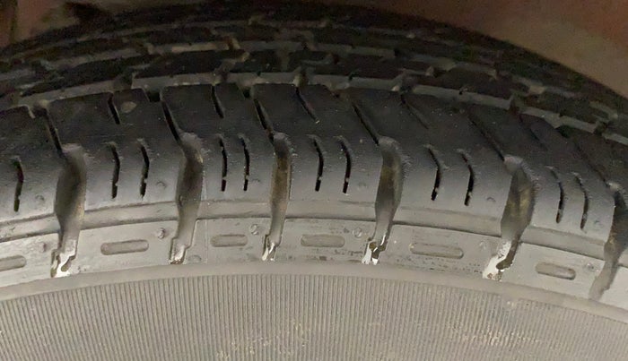 2014 Maruti Alto K10 VXI, Petrol, Manual, 75,190 km, Right Front Tyre Tread