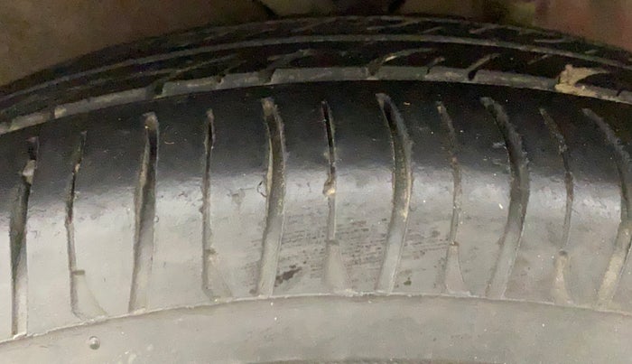 2014 Maruti Alto K10 VXI, Petrol, Manual, 75,190 km, Left Front Tyre Tread