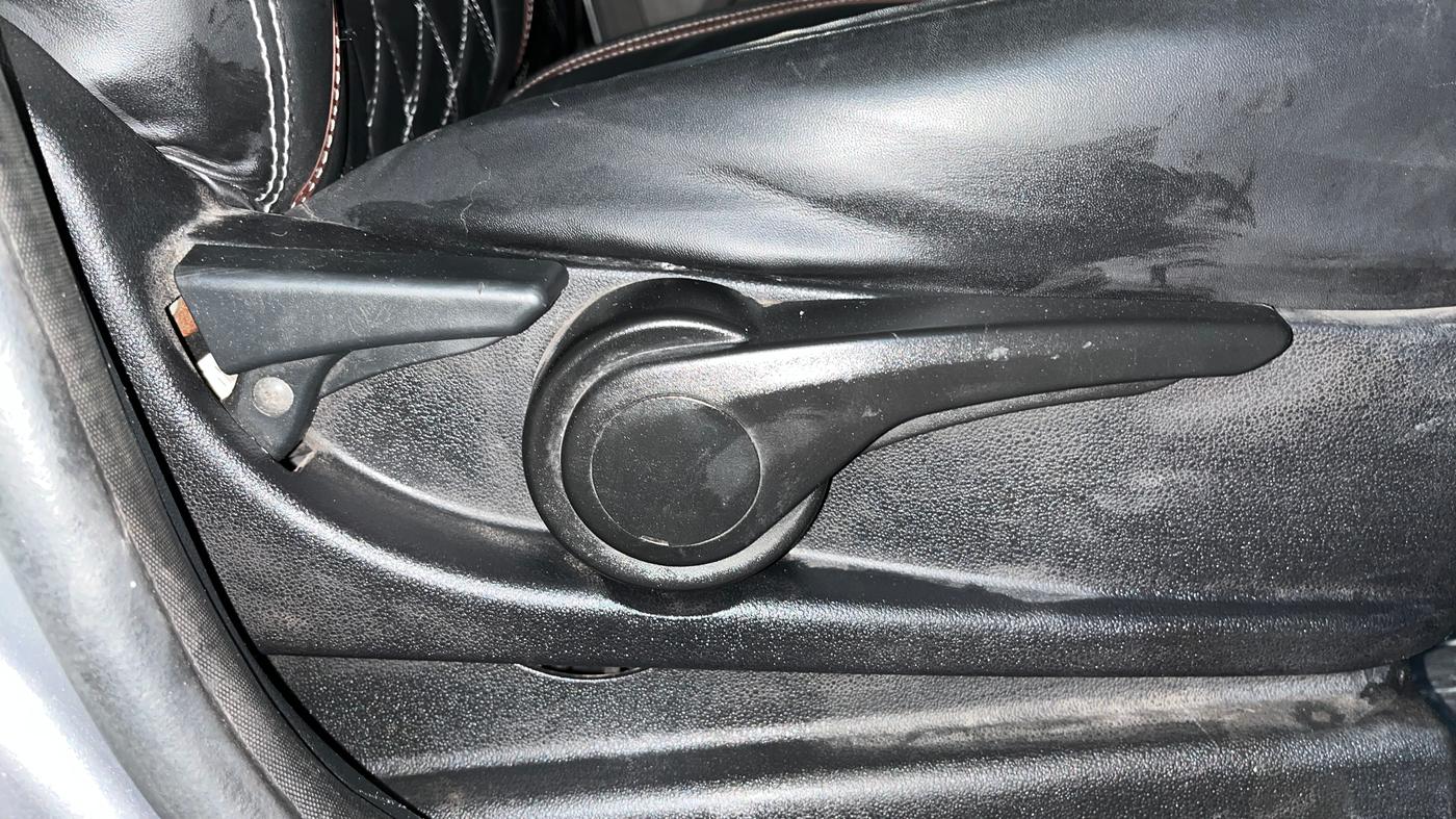 2018 Tata Tiago XZ PETROL, Petrol, Manual, 58,991 km, Driver Side Adjustment Panel