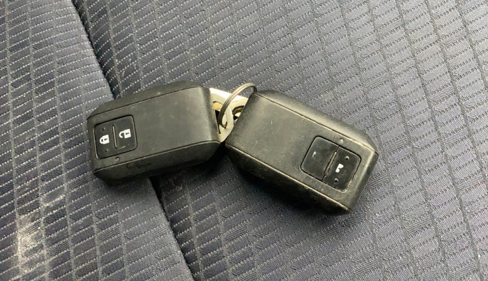 2020 Maruti Baleno ZETA PETROL 1.2, Petrol, Manual, 62,577 km, Key Close Up