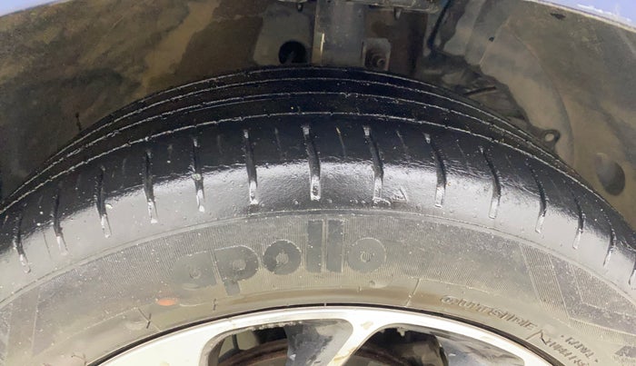 2020 Maruti Baleno ZETA PETROL 1.2, Petrol, Manual, 62,577 km, Right Front Tyre Tread