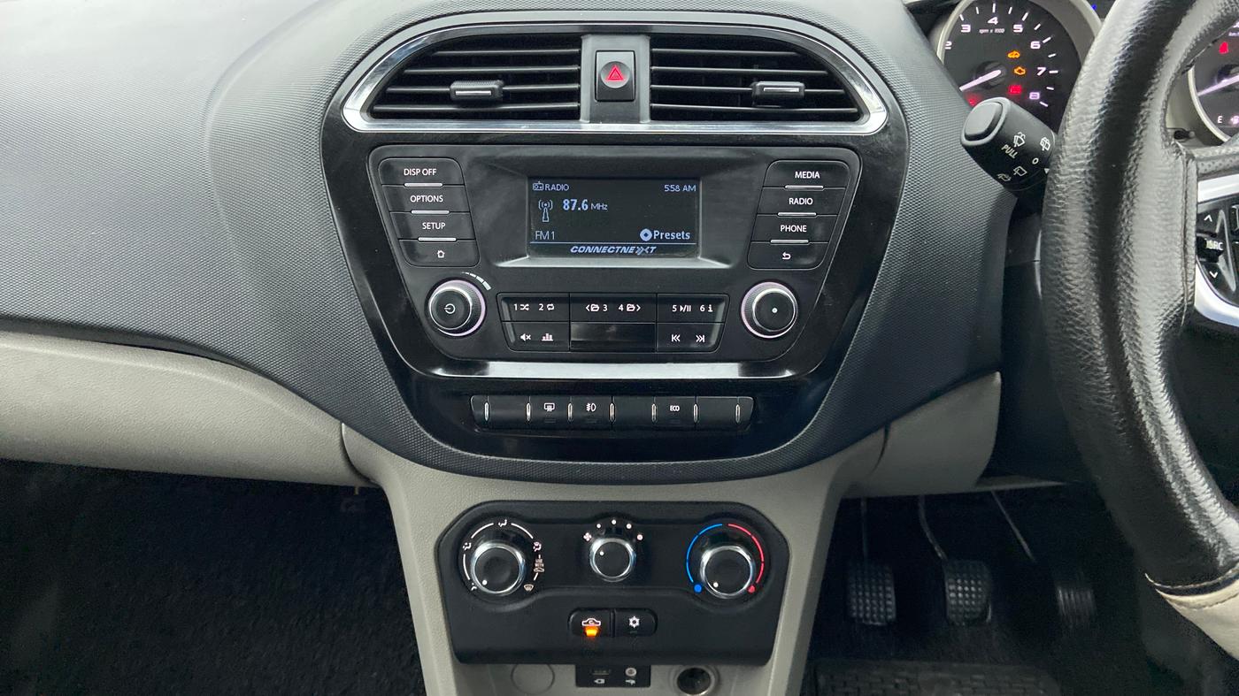 2017 Tata Tiago XZ PETROL, Petrol, Manual, 93,402 km, Air Conditioner