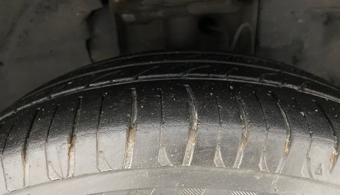 2017 Tata Tiago XZ PETROL, Petrol, Manual, 93,402 km, Right Front Tyre Tread
