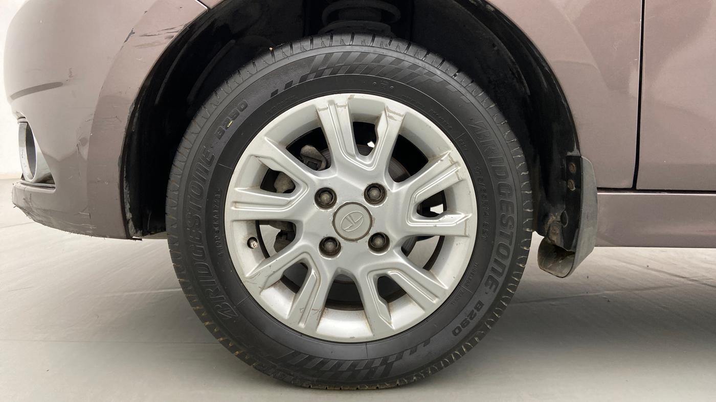 2017 Tata Tiago XZ PETROL, Petrol, Manual, 93,402 km, Left Front Wheel