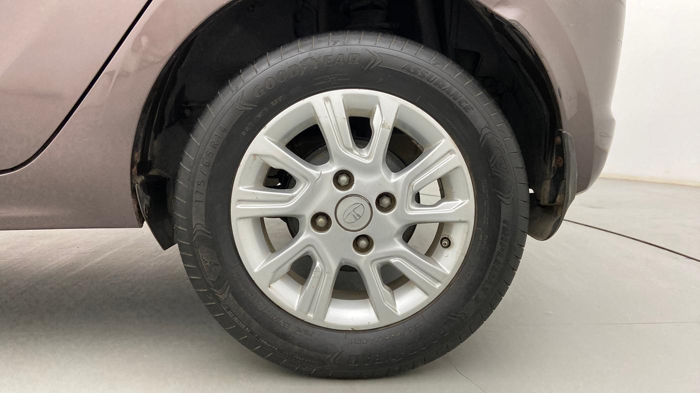 2017 Tata Tiago XZ PETROL, Petrol, Manual, 93,402 km, Left Rear Wheel