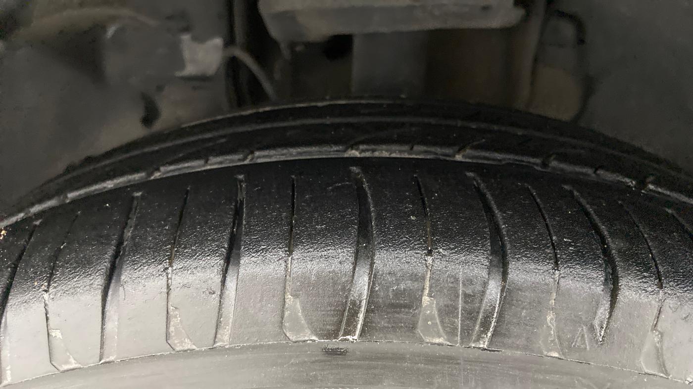 2017 Tata Tiago XZ PETROL, Petrol, Manual, 93,402 km, Left Front Tyre Tread