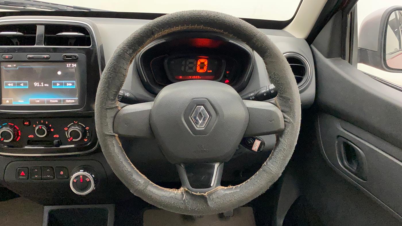 2016 Renault Kwid RXT 1.0 AMT, Petrol, Automatic, 41,089 km, Steering Wheel Close Up