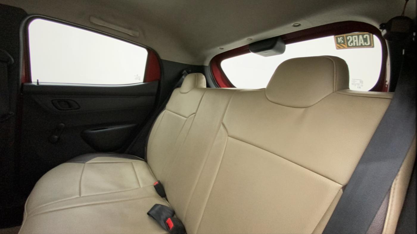 2016 Renault Kwid RXT 1.0 AMT, Petrol, Automatic, 41,089 km, Right Side Rear Door Cabin
