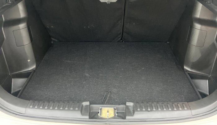 2022 Toyota URBAN CRUISER PREMIUM MT, Petrol, Manual, 2,947 km, Boot Inside