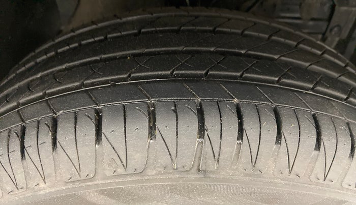 2022 Toyota URBAN CRUISER PREMIUM MT, Petrol, Manual, 2,947 km, Right Front Tyre Tread