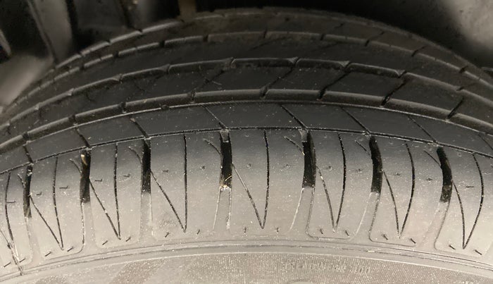 2022 Toyota URBAN CRUISER PREMIUM MT, Petrol, Manual, 2,947 km, Right Rear Tyre Tread