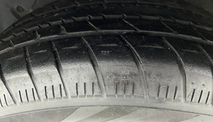 2017 Hyundai Grand i10 Sportz1.2 CRDI, Diesel, Manual, 48,287 km, Left Front Tyre Tread