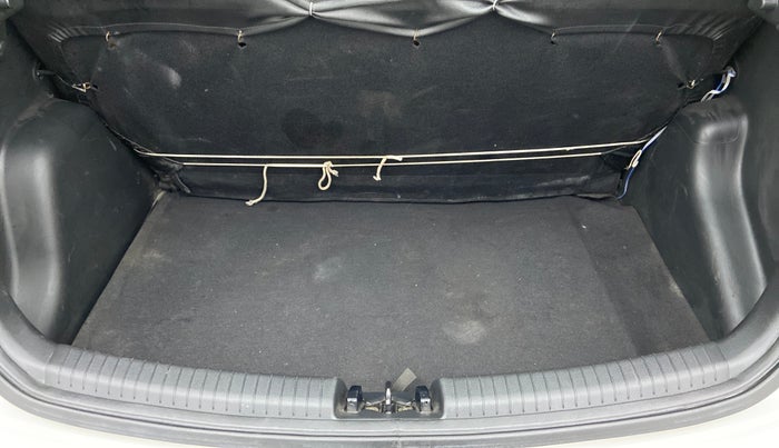 2017 Hyundai Grand i10 Sportz1.2 CRDI, Diesel, Manual, 48,287 km, Boot Inside