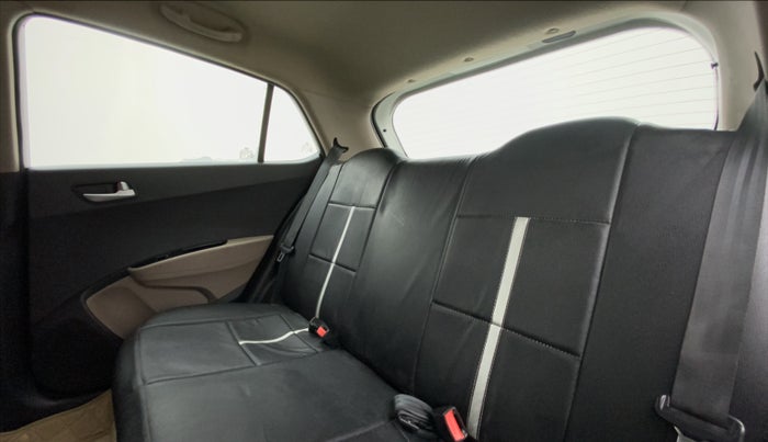 2017 Hyundai Grand i10 Sportz1.2 CRDI, Diesel, Manual, 48,287 km, Right Side Rear Door Cabin