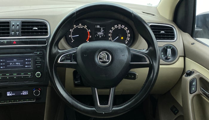 2016 Skoda Rapid 1.6 MPI MT STYLE PLUS, Petrol, Manual, 62,088 km, Steering Wheel Close Up