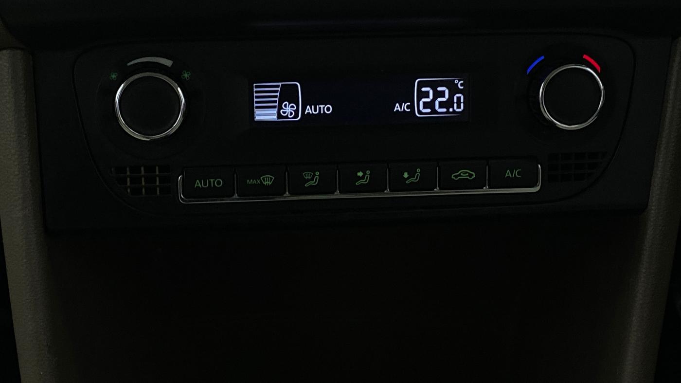 2016 Skoda Rapid 1.6 MPI MT STYLE PLUS, Petrol, Manual, 62,088 km, Automatic Climate Control