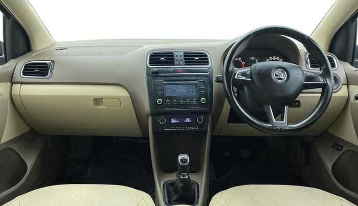 2016 Skoda Rapid 1.6 MPI MT STYLE PLUS, Petrol, Manual, 62,088 km, Dashboard