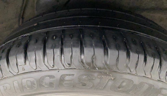 2013 Hyundai i20 SPORTZ 1.4 CRDI, Diesel, Manual, 1,20,675 km, Left Rear Tyre Tread