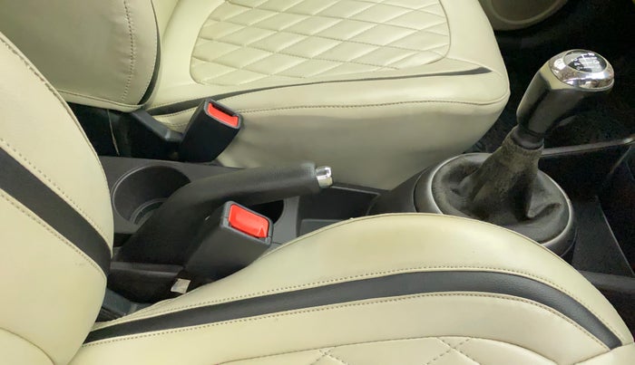 2013 Hyundai i20 SPORTZ 1.4 CRDI, Diesel, Manual, 1,20,675 km, Gear Lever